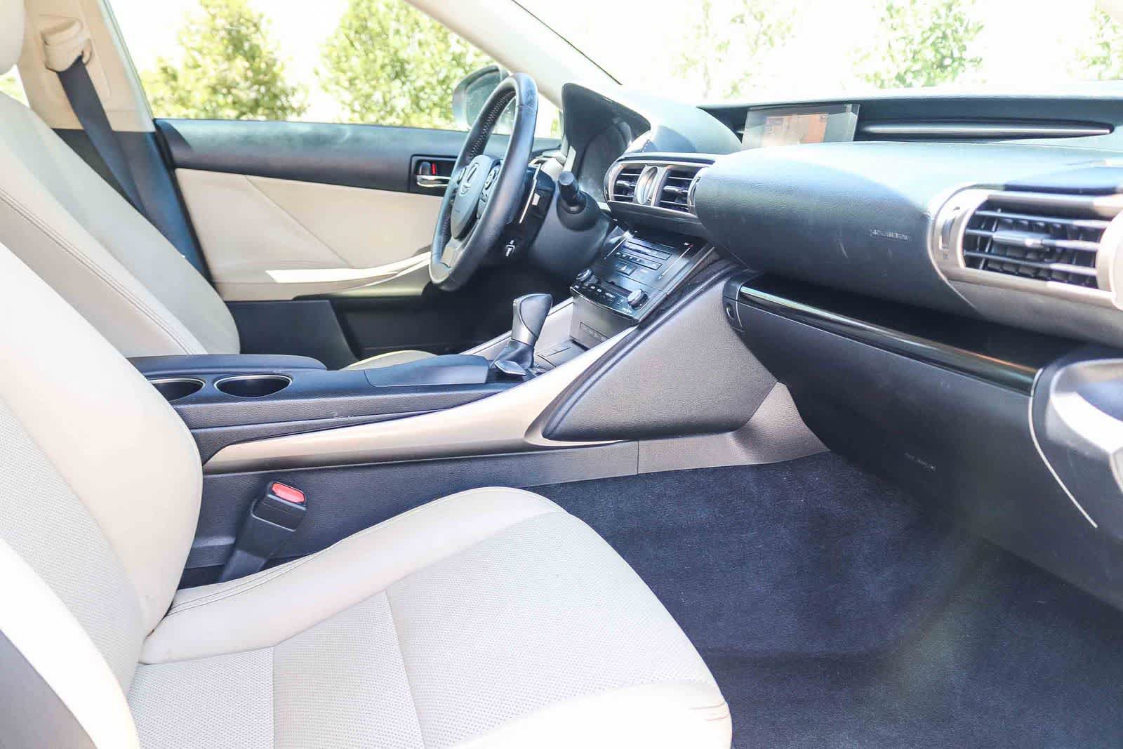 Used 2014 Lexus IS 250 w/ Navigation Package RWD image 12