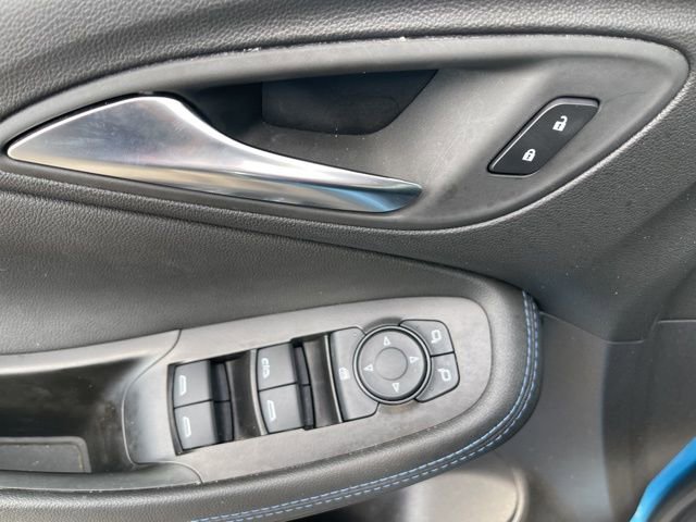 Used 2025 Buick Encore GX Sport Touring image 15