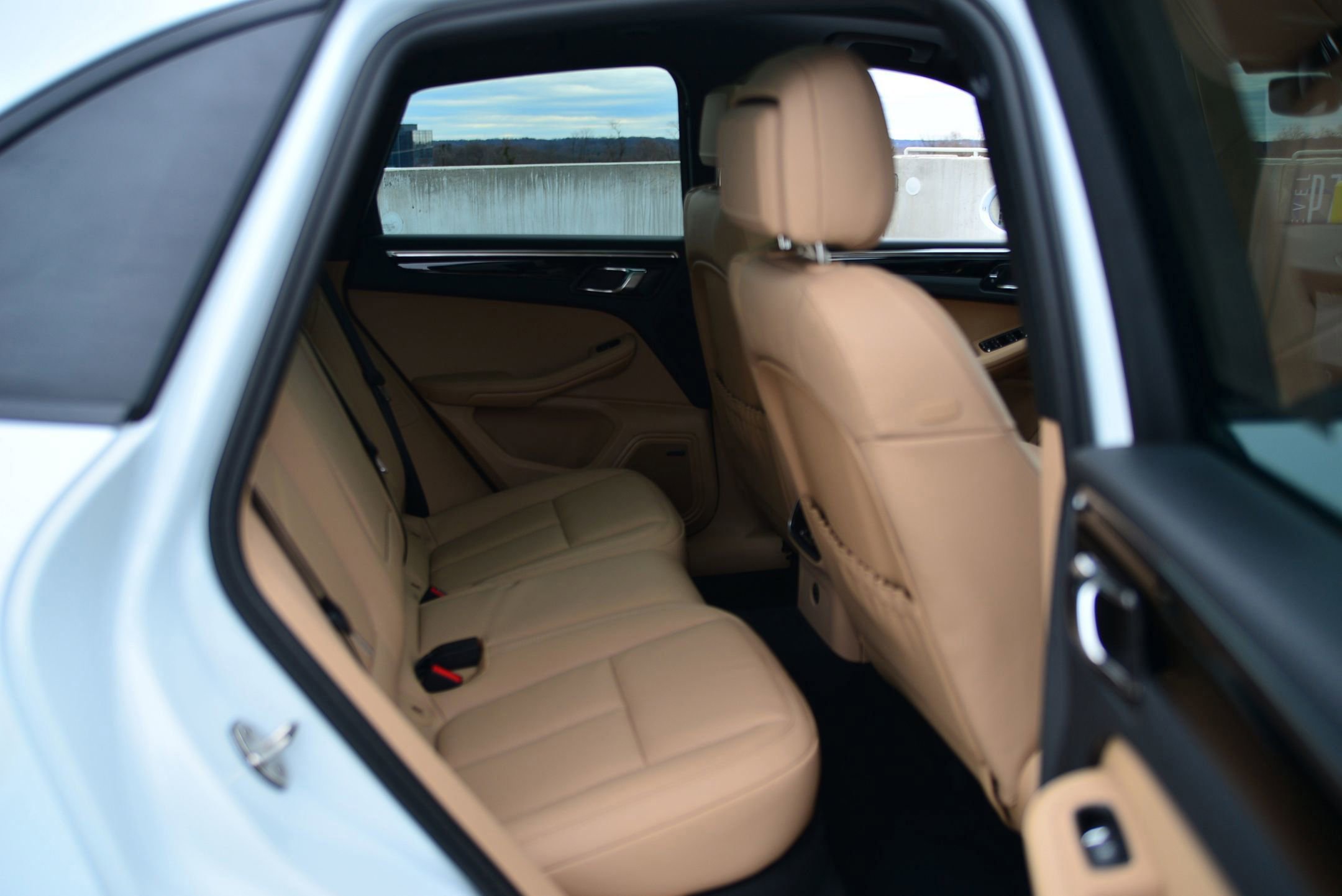 Used 2025 Porsche Macan image 25