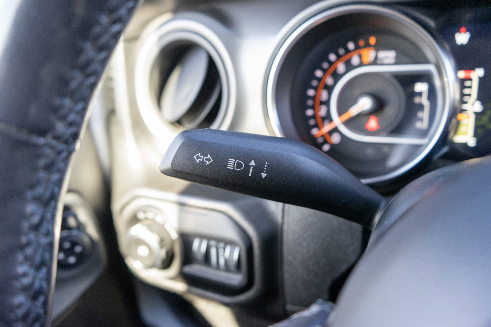 Used 2022 Jeep Wrangler Willys AWD/4WD image 25