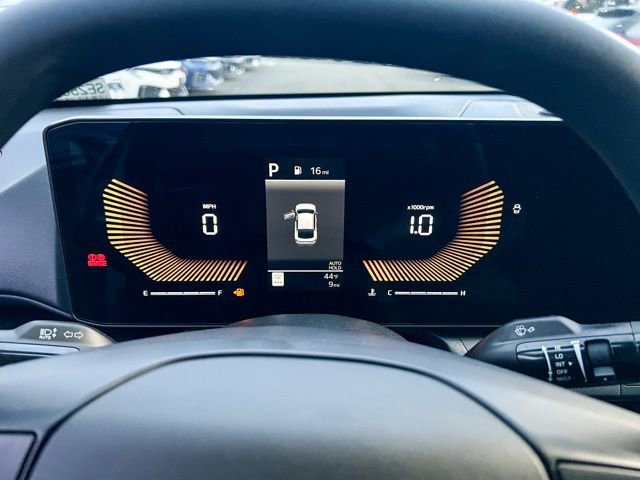 New 2025 Kia K4 LXS image 15