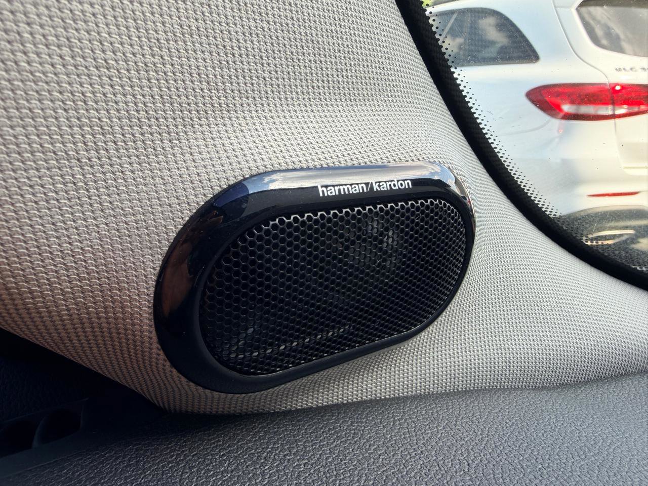 Used 2019 MINI Cooper 4-Door Hardtop image 36