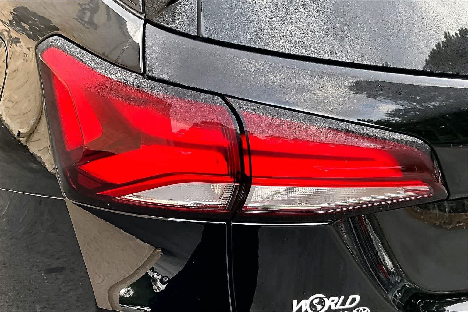 Used 2023 Chevrolet Equinox RS FWD image 29