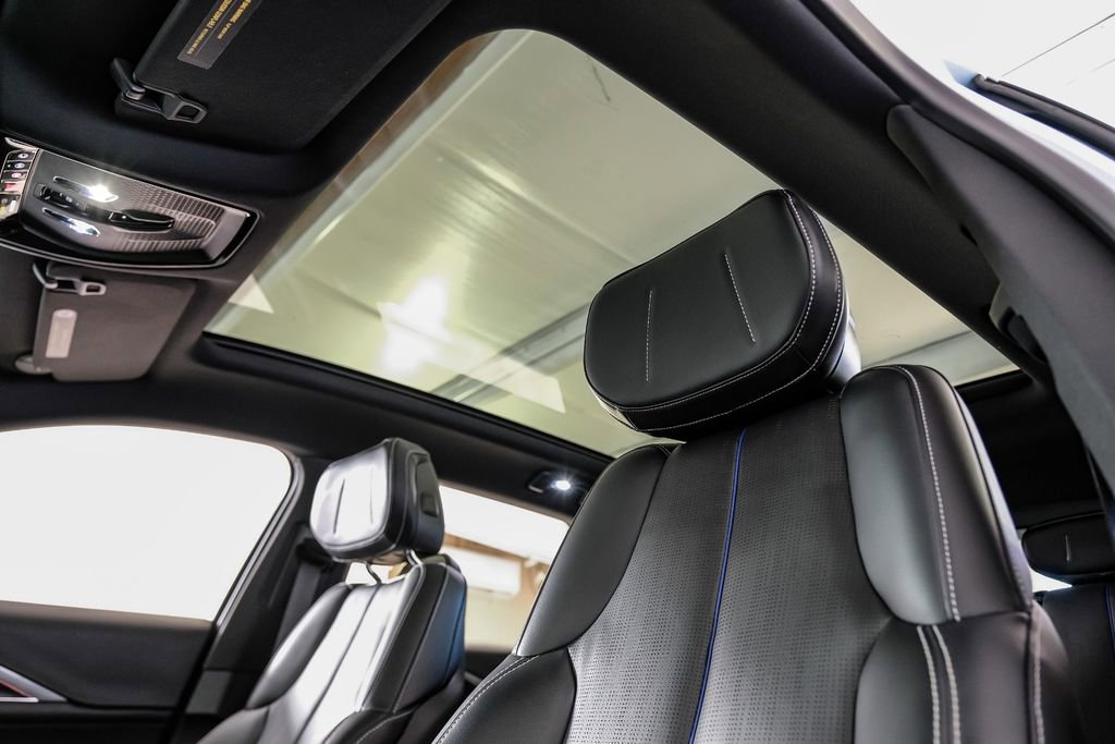 Used 2024 Cadillac Lyriq Luxury image 6