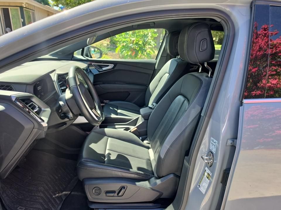 Used 2023 Audi Q4 e-tron Premium Plus w/ Premium Plus RWD image 9