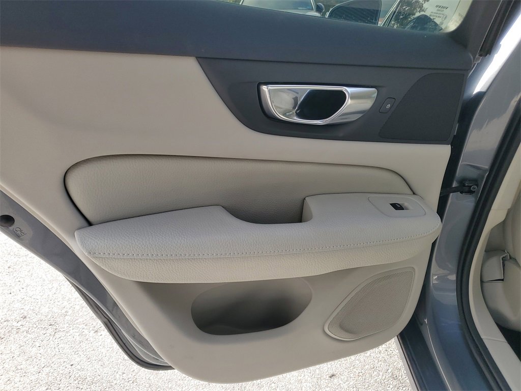 Used 2020 Volvo S60 T6 Inscription image 19