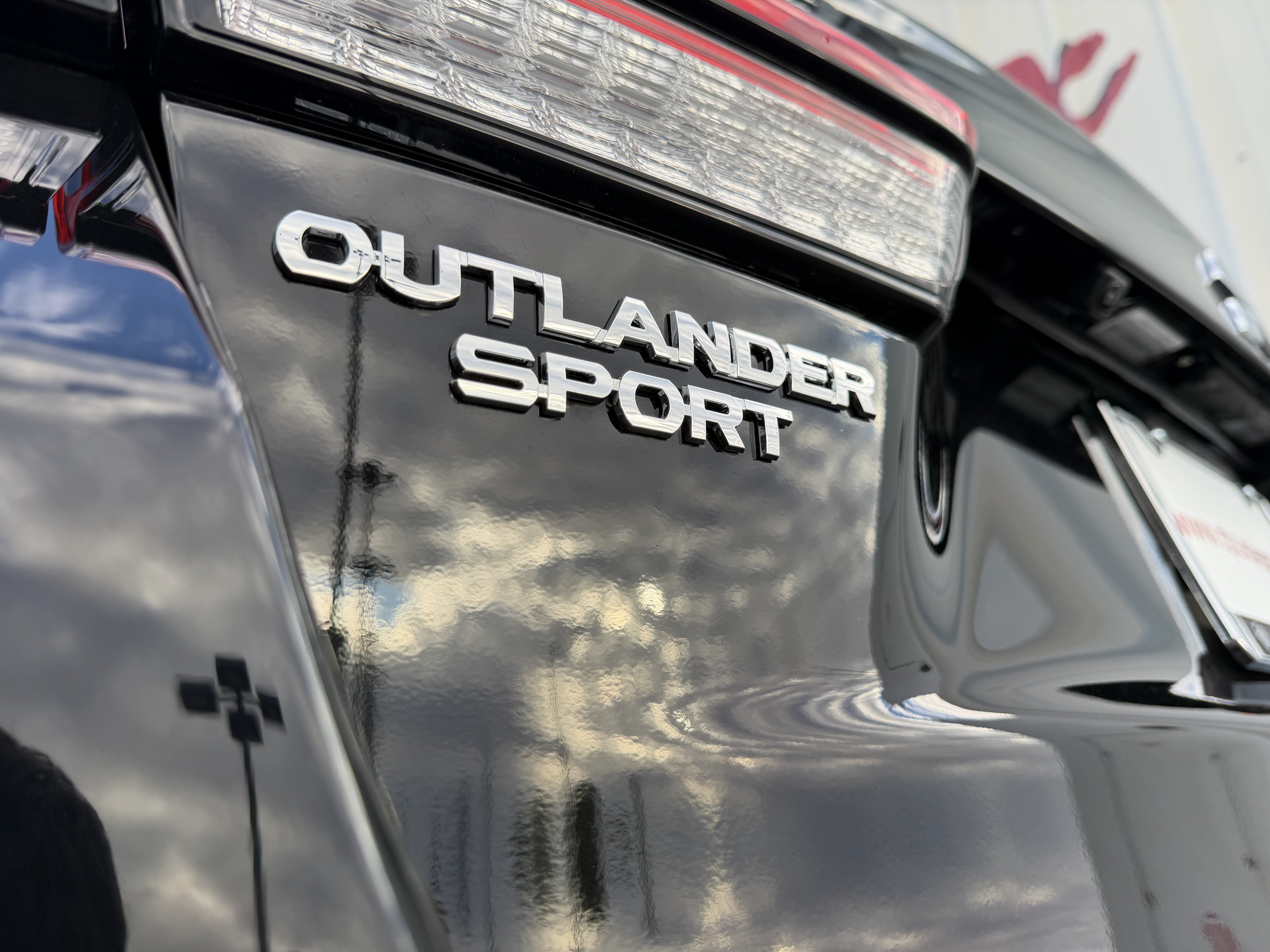 New 2027 Mitsubishi Outlander Sport SE FWD image 9