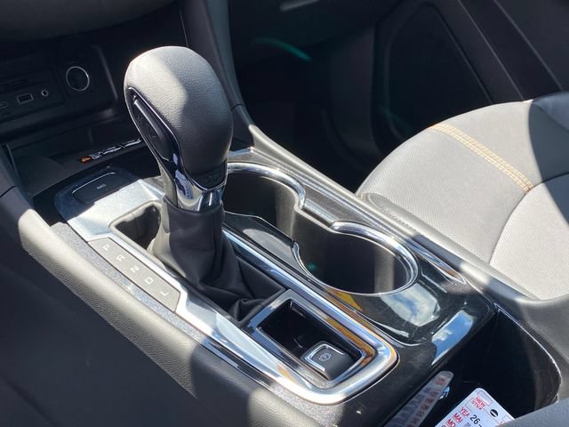 Used 2023 Chevrolet Equinox Premier w/ LPO, Floor Liner Package AWD/4WD image 13