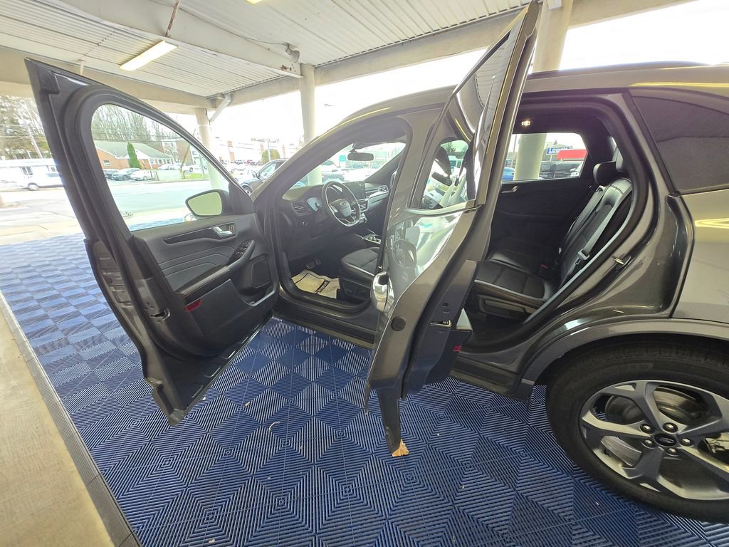 Used 2023 Ford Escape ST-Line w/ Tech Pack #1 image 23