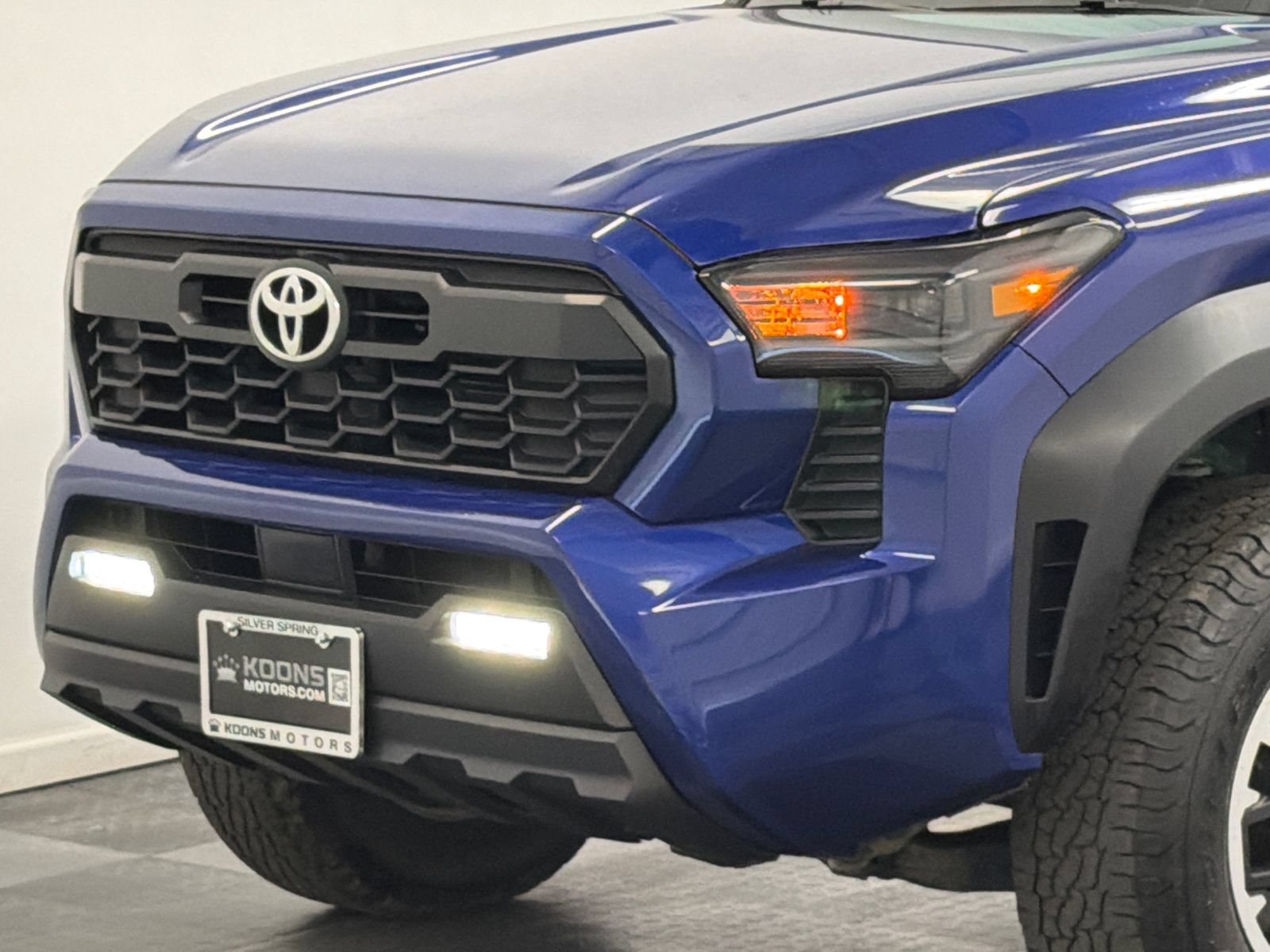 Used 2024 Toyota Tacoma TRD Off-Road AWD/4WD image 2