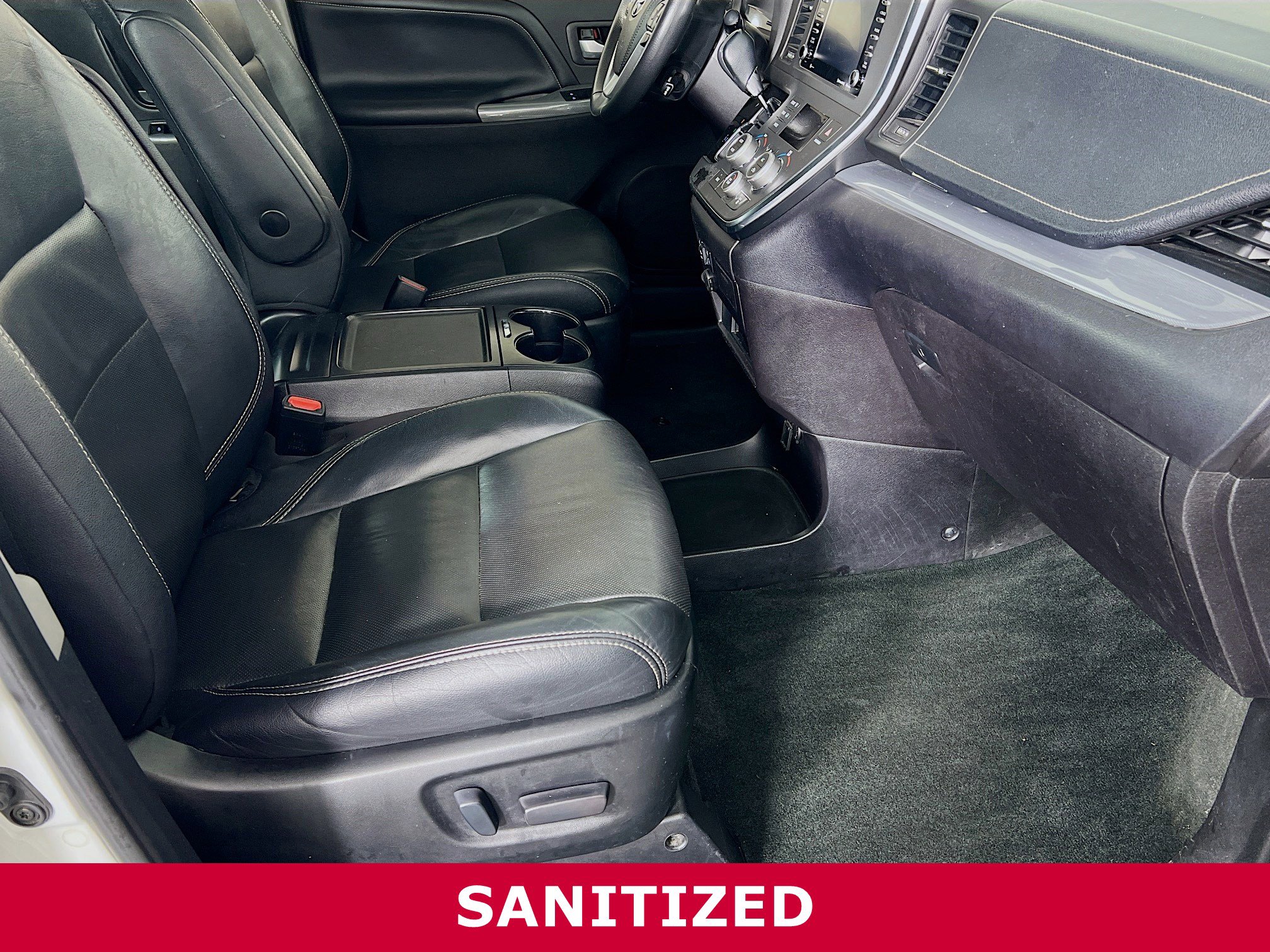 Used 2018 Toyota Sienna SE Premium image 23