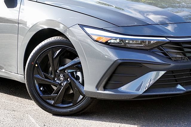 New 2026 Hyundai Elantra Sport FWD image 4