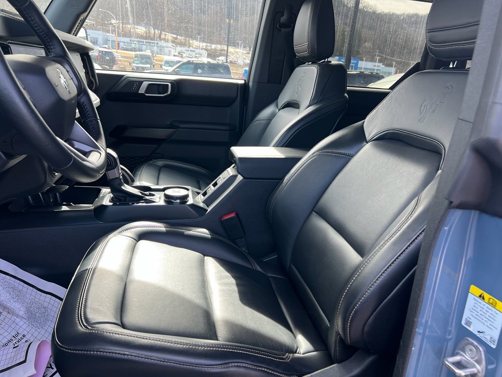 Used 2025 Ford Bronco Badlands image 5