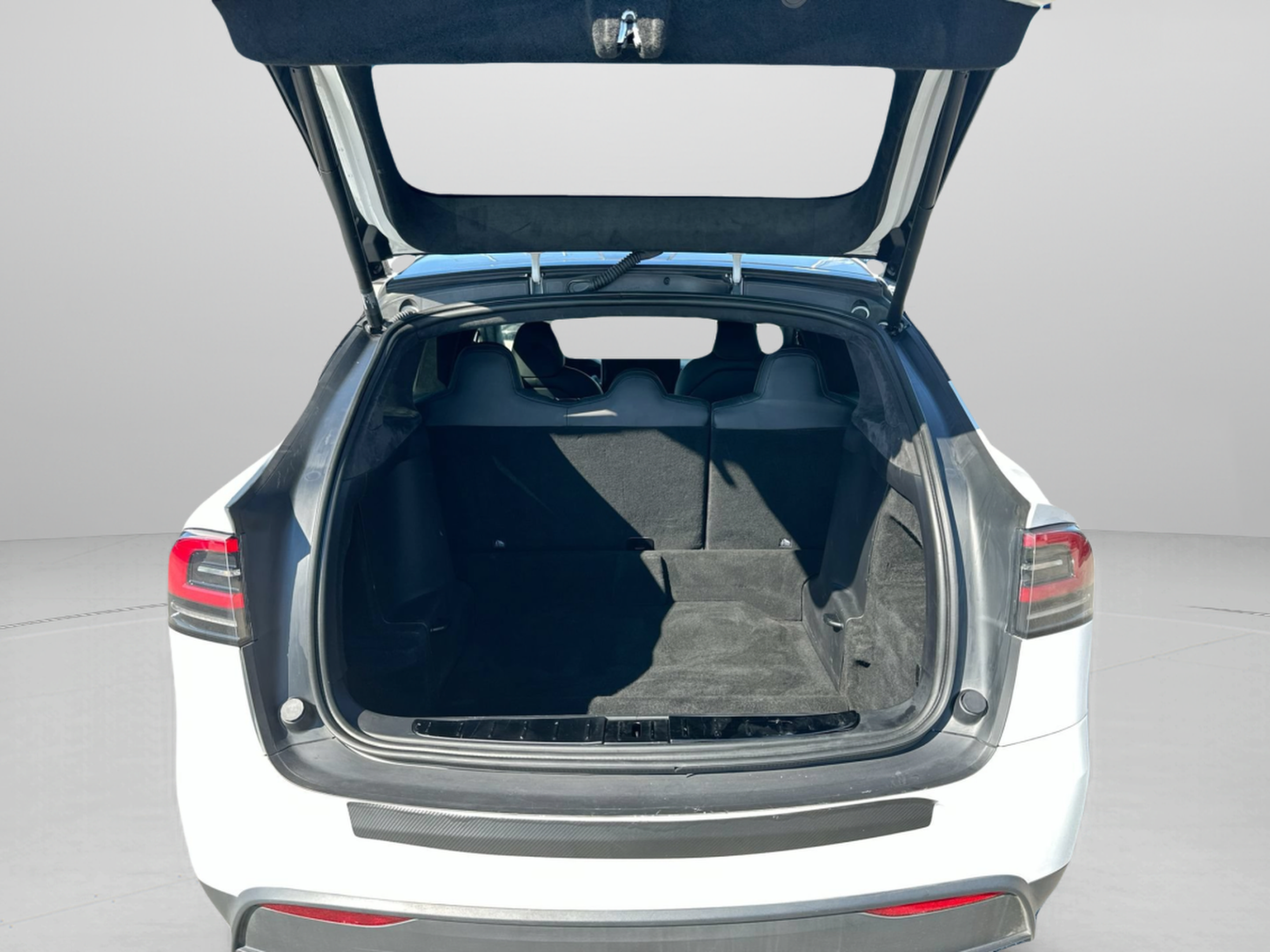 Used 2024 Tesla Model X AWD/4WD image 18