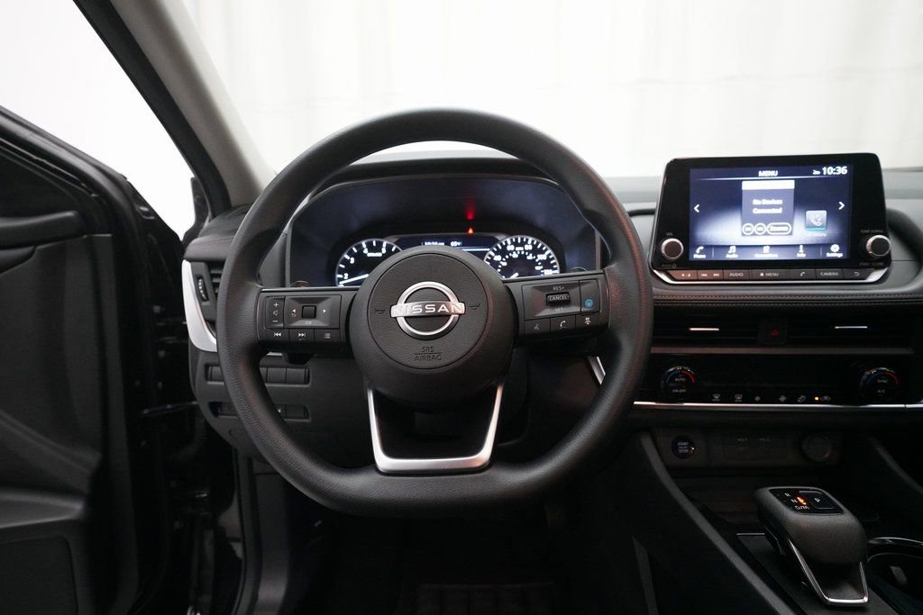 Used 2024 Nissan Rogue SV image 4