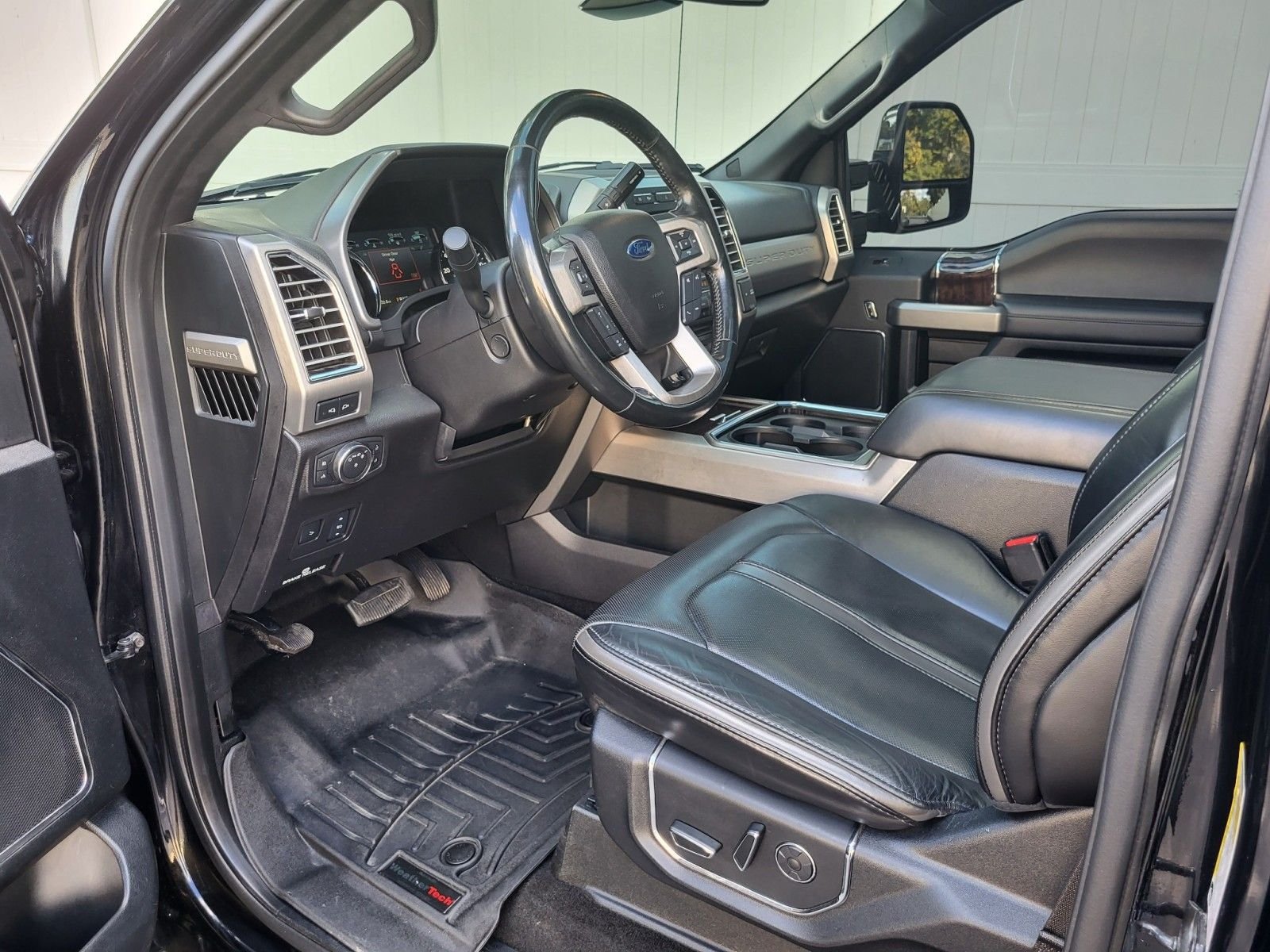 Used 2017 Ford F450 Platinum w/ Platinum Ultimate Package AWD/4WD image 11