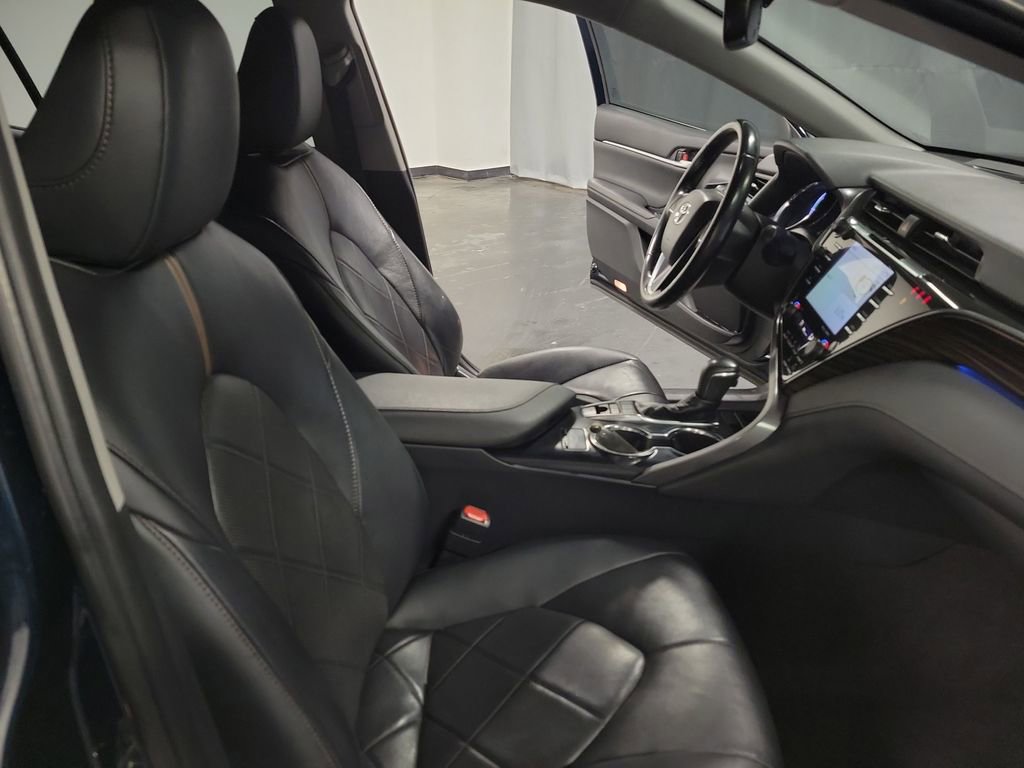 Used 2019 Toyota Camry XLE image 22