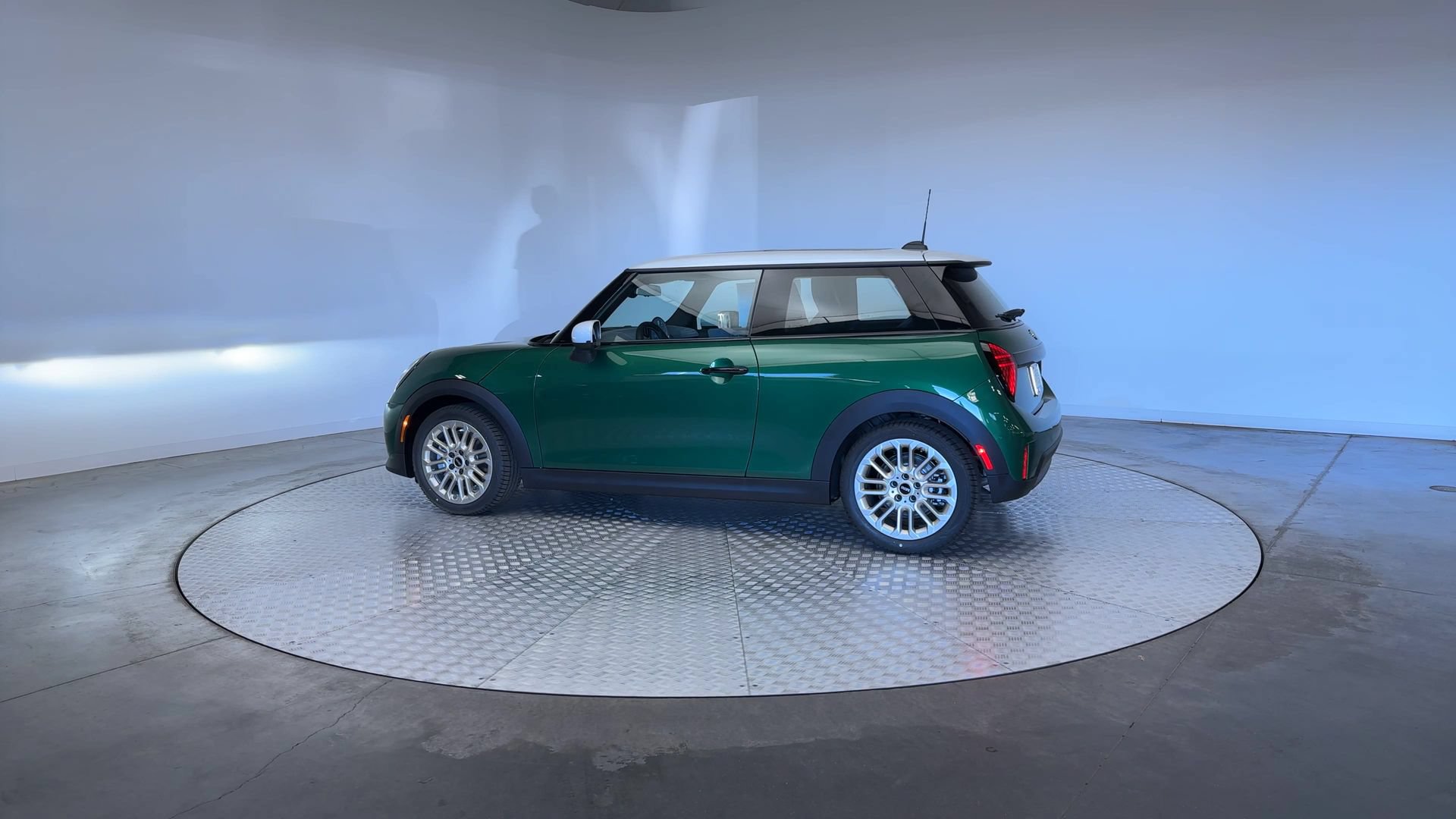 Used 2026 MINI Cooper 2-Door Hardtop FWD image 8