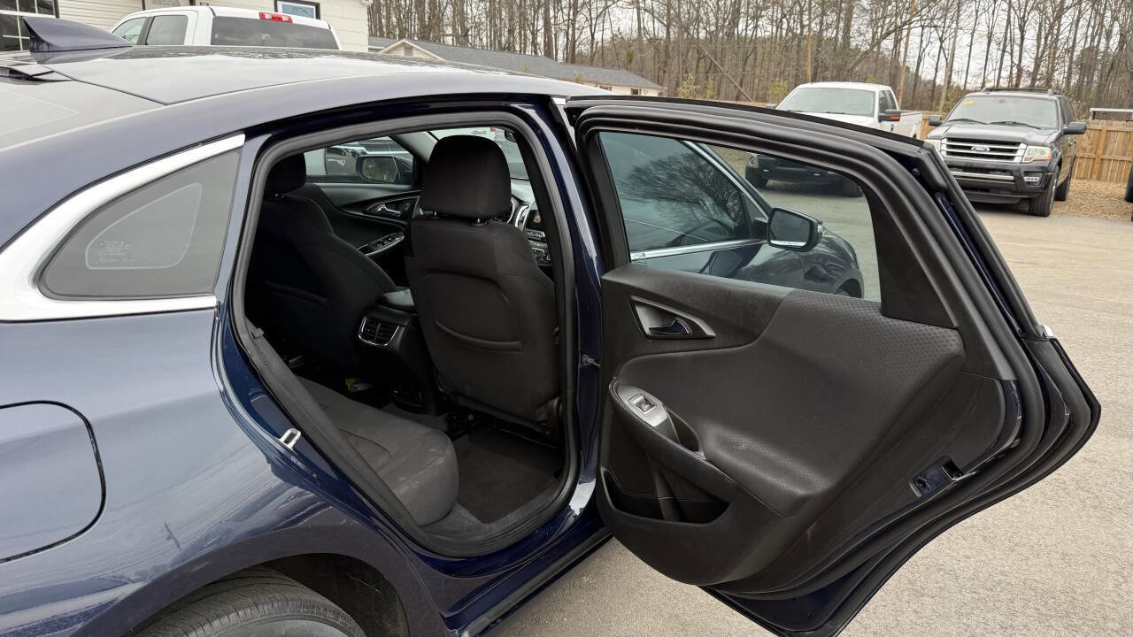 Used 2017 Chevrolet Malibu LT image 15