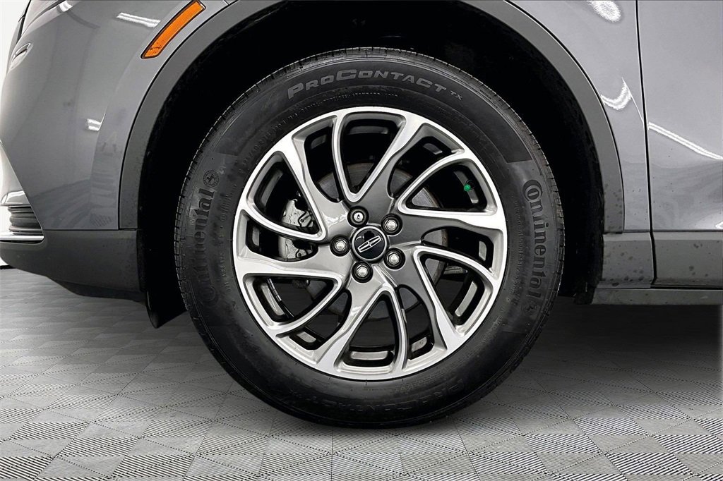 Used 2022 Lincoln Corsair AWD w/ Equipment Group 101A image 9