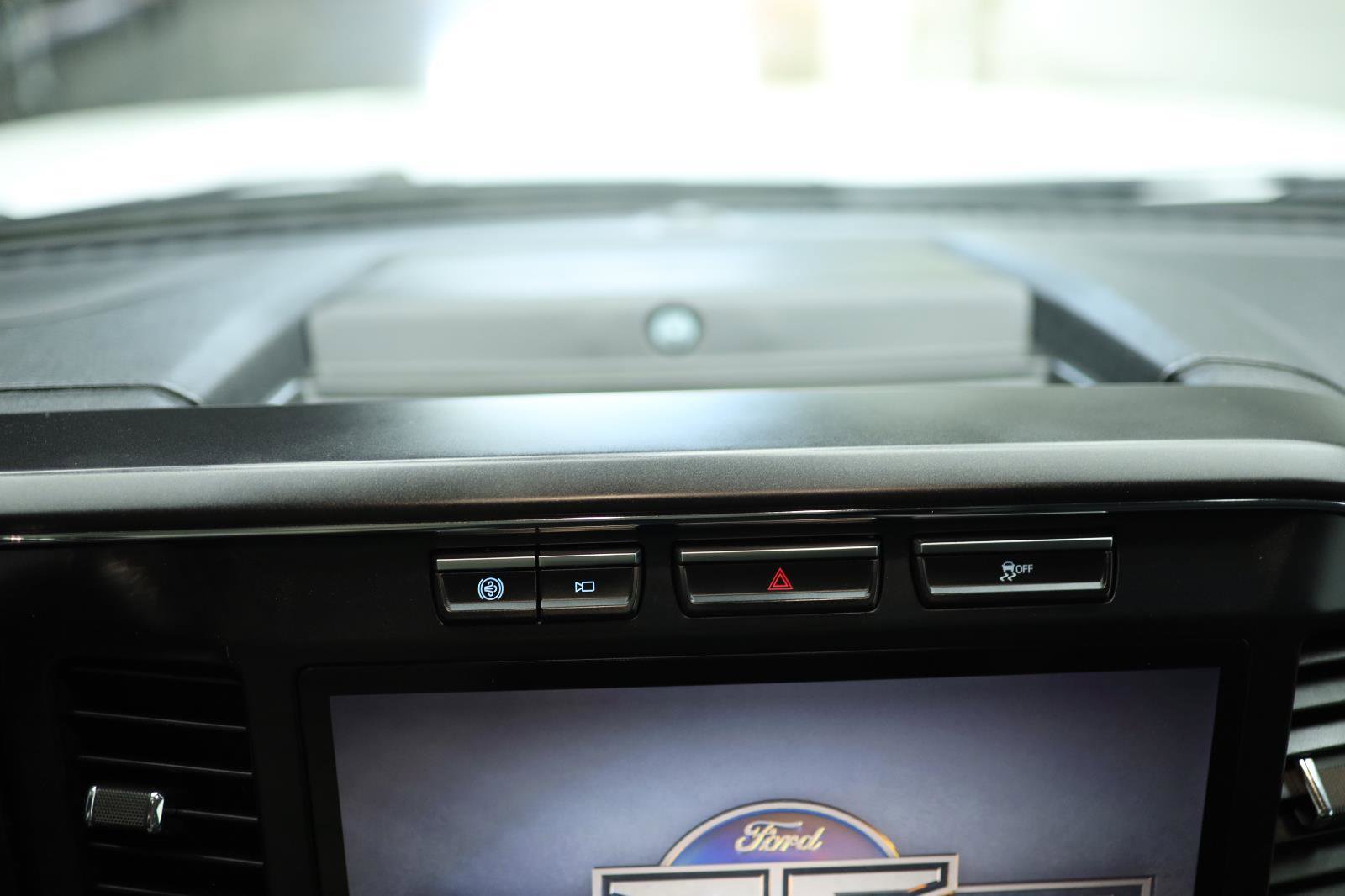 Used 2023 Ford F350 Lariat image 32