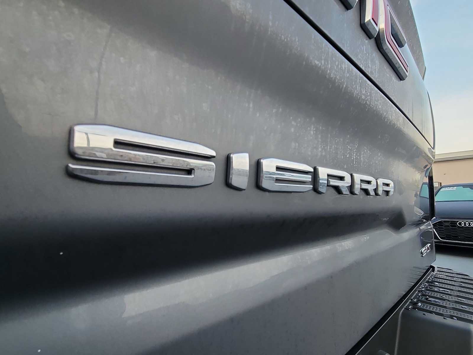 Used 2020 GMC Sierra 1500 SLT w/ SLT Premium Plus Package AWD/4WD image 11