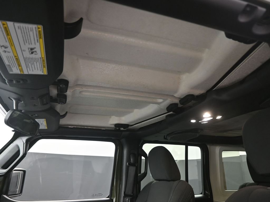 Used 2021 Jeep Wrangler Unlimited Sport image 28