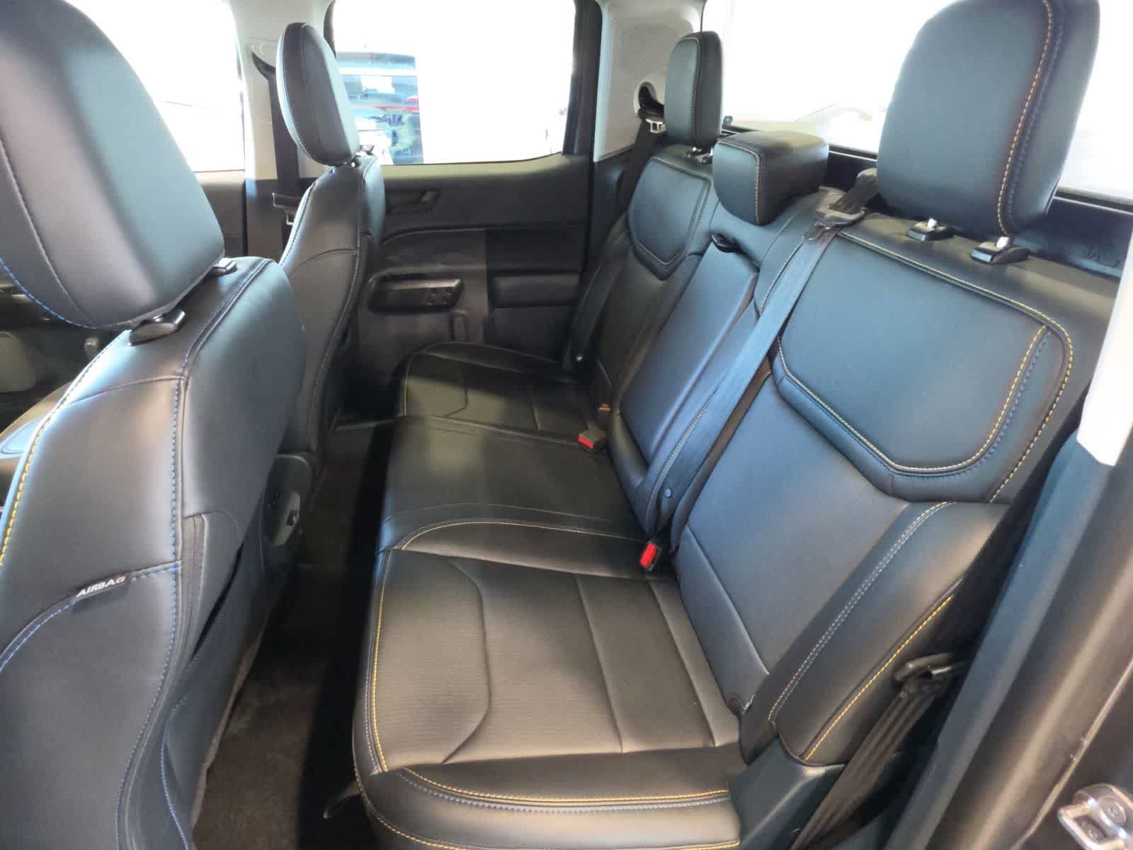 Used 2026 Ford Maverick Lobo AWD/4WD image 32