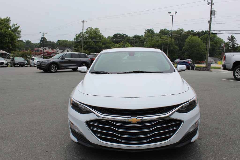 Used 2019 Chevrolet Malibu LT FWD image 2