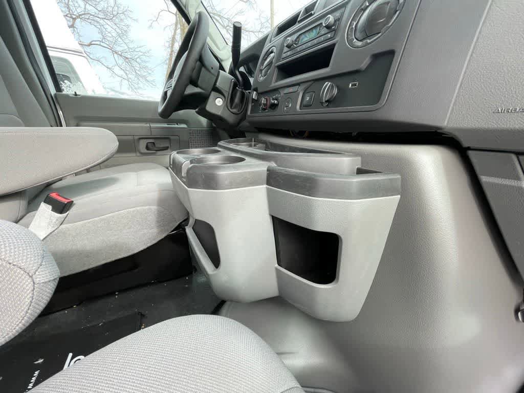 New 2024 Ford E-450 and Econoline 450 Super Duty w/ Power Windows & Locks Group RWD image 31