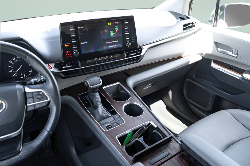 Used 2022 Toyota Sienna XLE FWD image 27