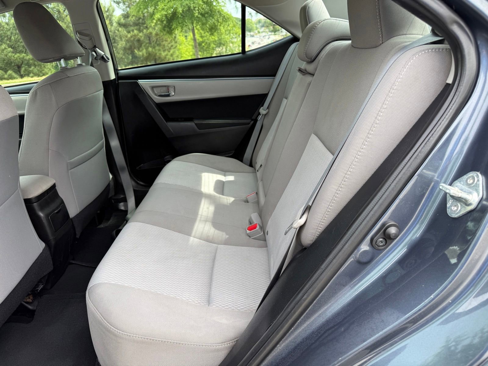 Used 2015 Toyota Corolla LE FWD image 32