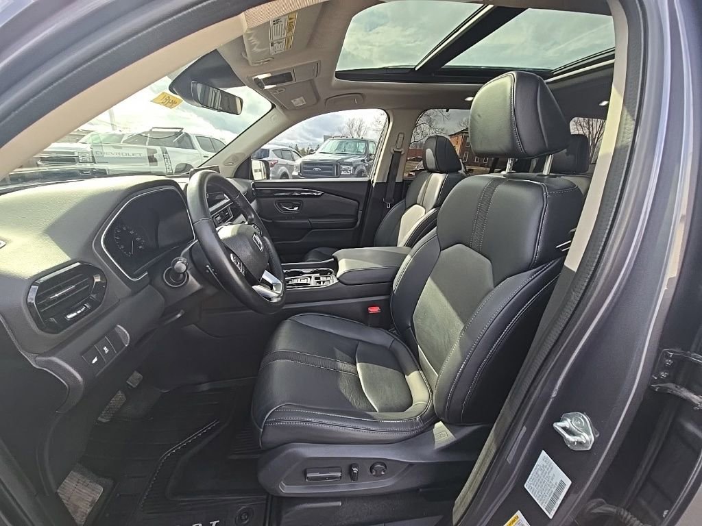 Used 2024 Honda Pilot Touring image 14