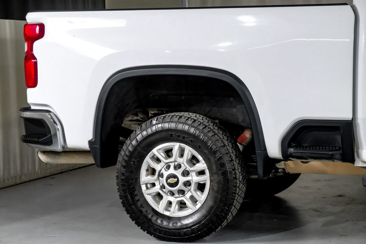 Used 2021 Chevrolet Silverado 2500 LT w/ Convenience Package image 6