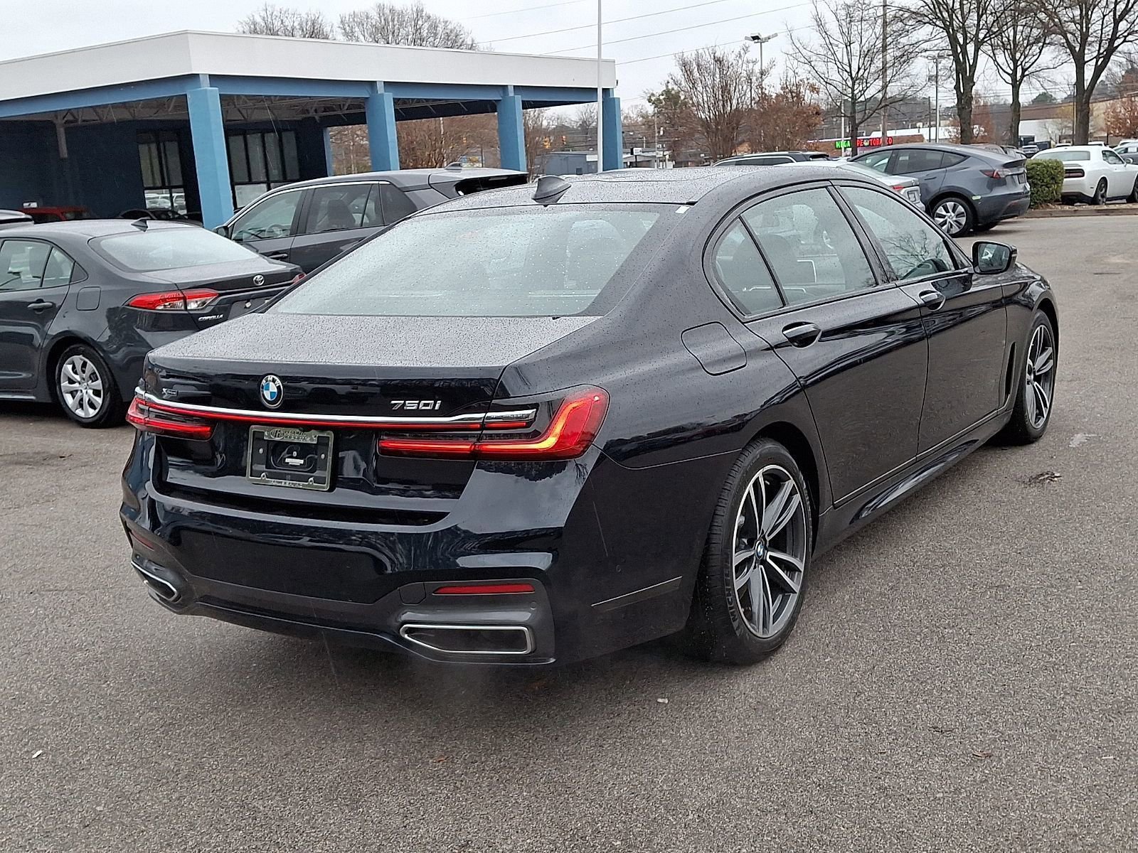 Used 2022 BMW 750i xDrive w/ M Sport Package image 6