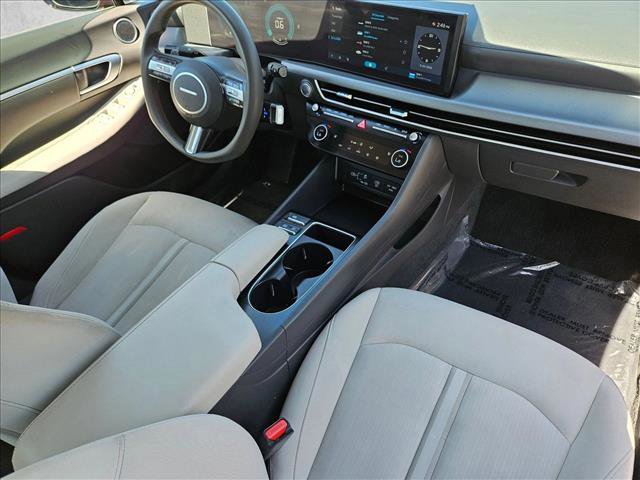 Used 2025 Hyundai Sonata SEL FWD image 26
