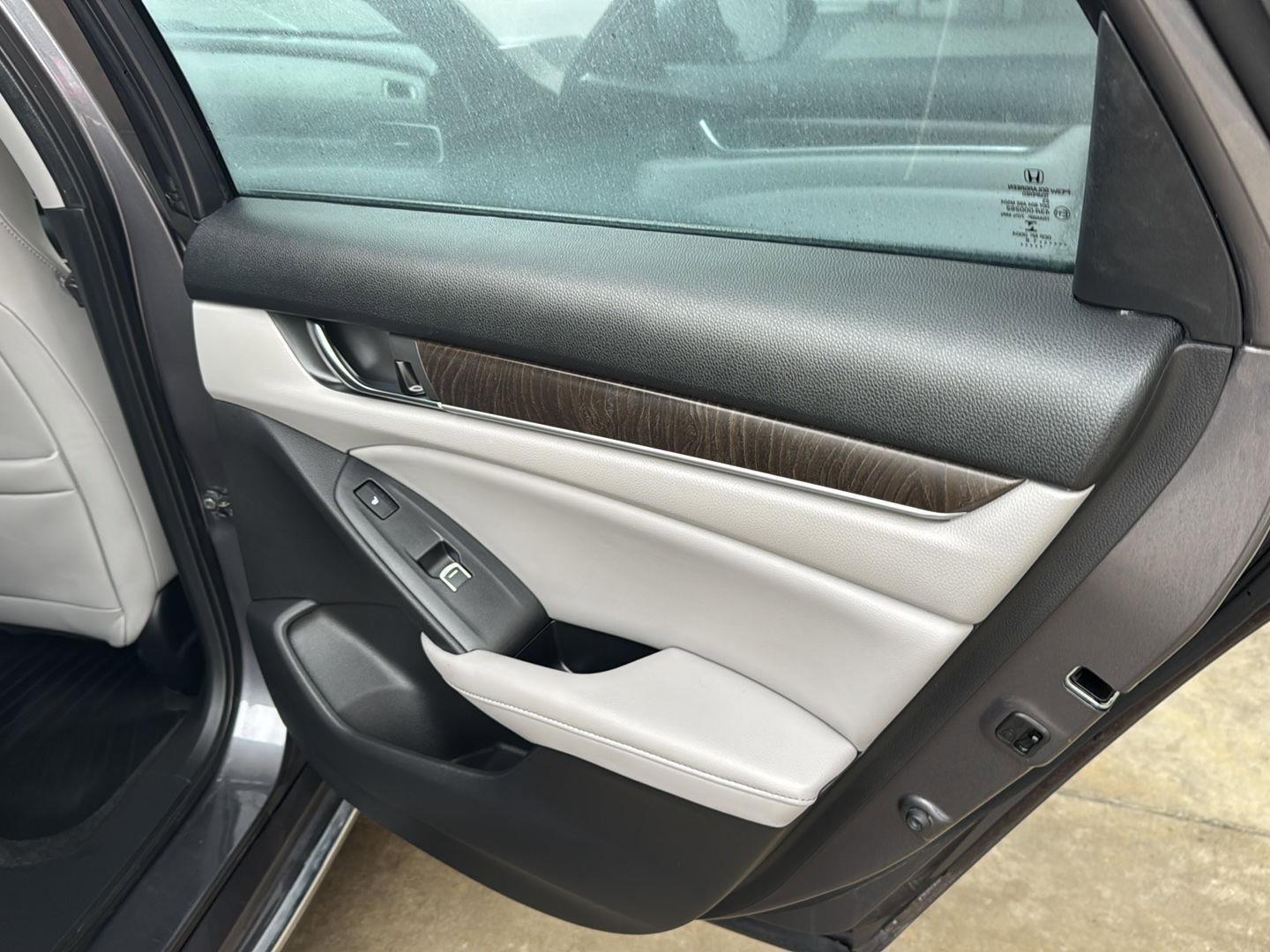 Used 2018 Honda Accord Touring image 13