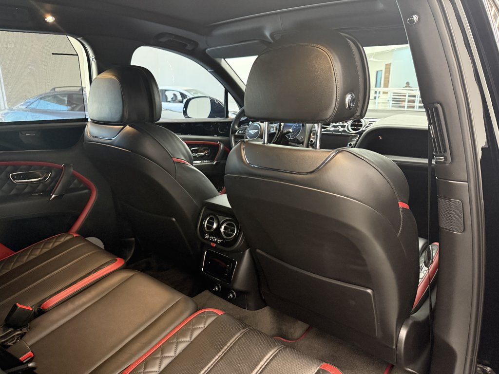 Used 2020 Bentley Bentayga Speed AWD/4WD image 21