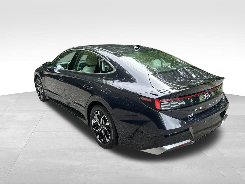 Used 2025 Hyundai Sonata SEL FWD image 3
