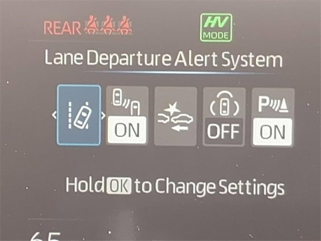 New 2026 Toyota Prius Plug-In Hybrid image 9