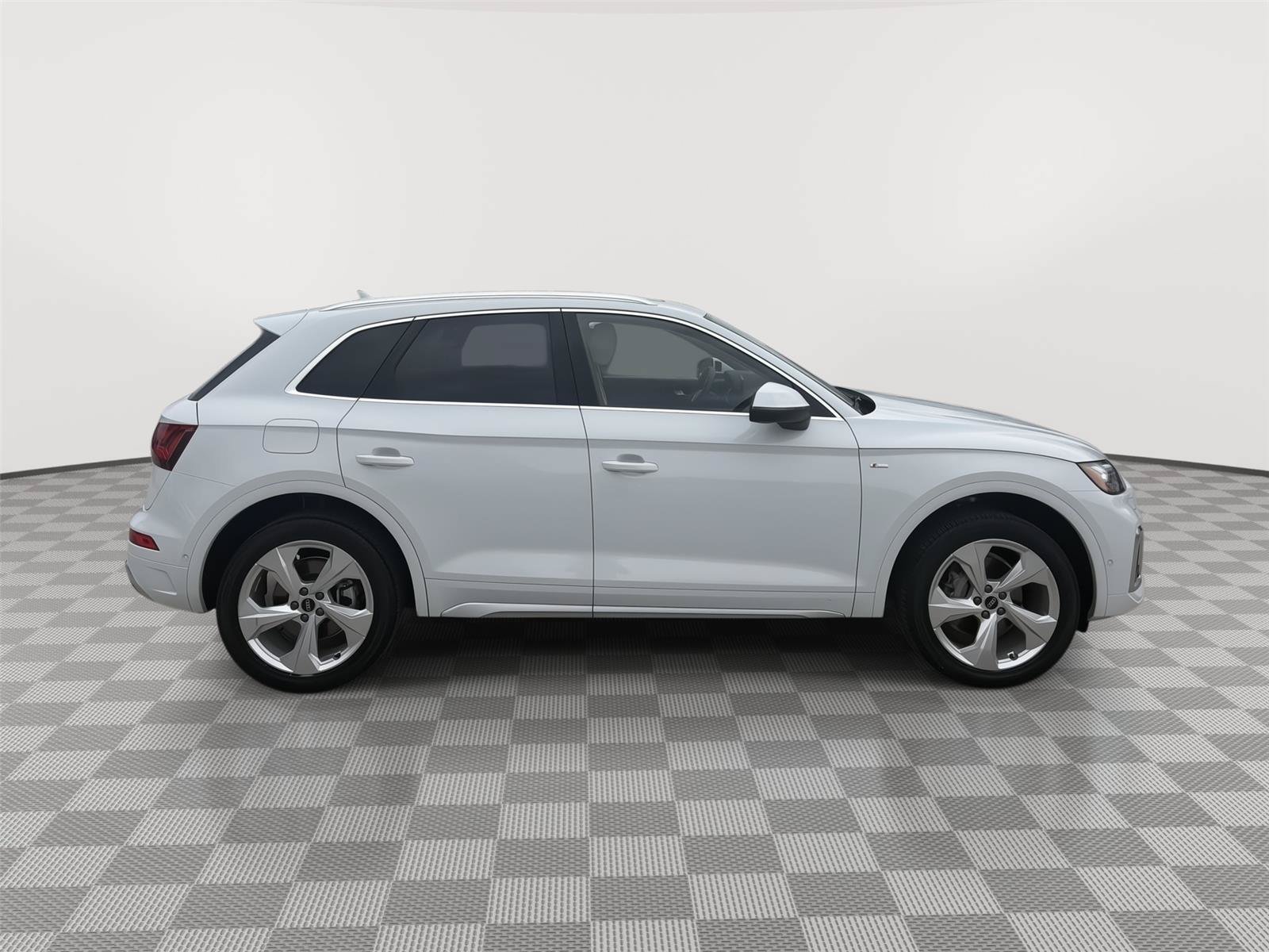 Used 2024 Audi Q5 2.0T Prestige AWD/4WD image 3