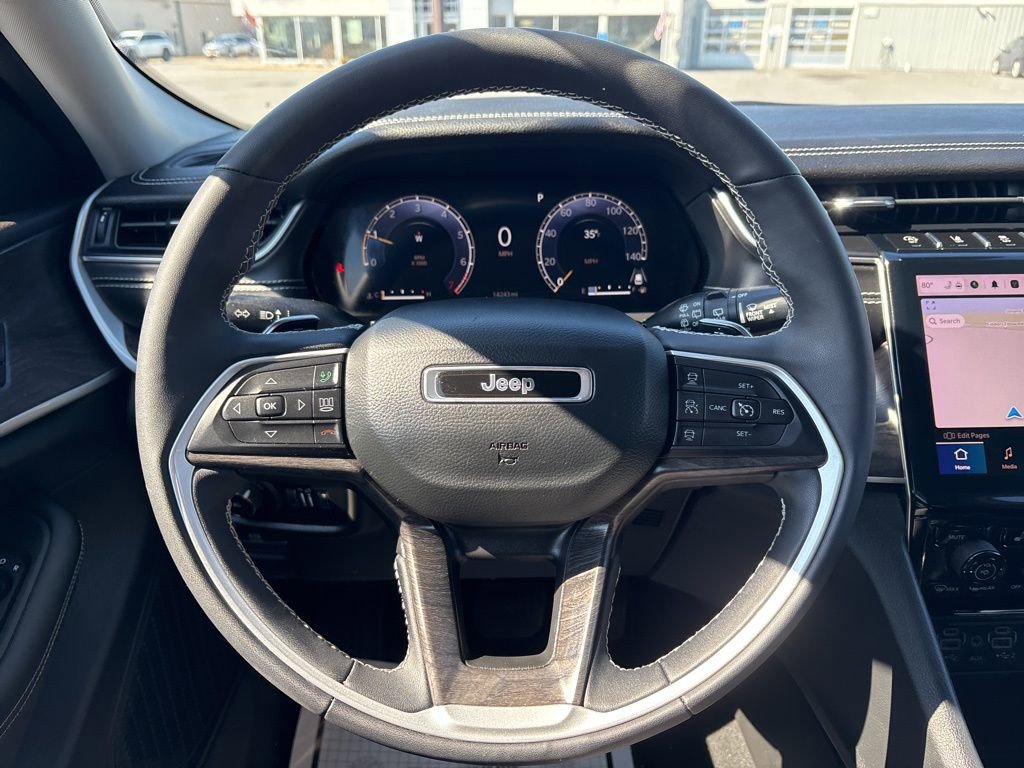 Used 2023 Jeep Grand Cherokee Limited image 10