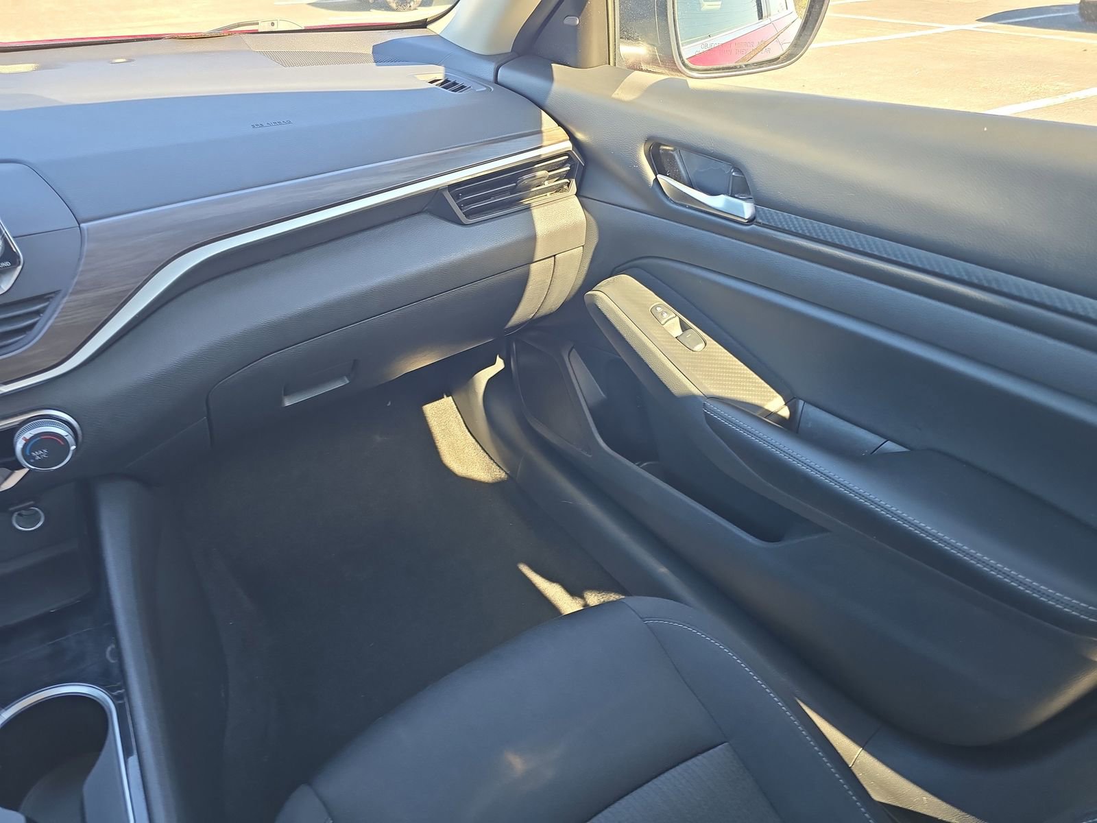 Used 2024 Nissan Altima 2.5 SV image 12