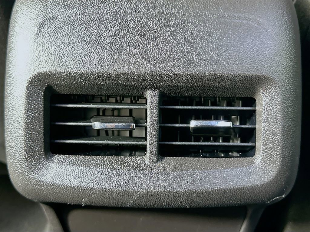 Used 2024 GMC Terrain SLE FWD image 24