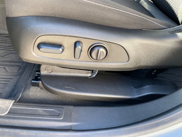 Used 2023 GMC Acadia SLE w/ Driver Convenience Package image 41