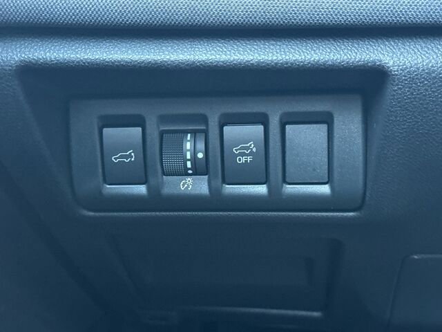 Certified 2025 Subaru Outback Premium image 31