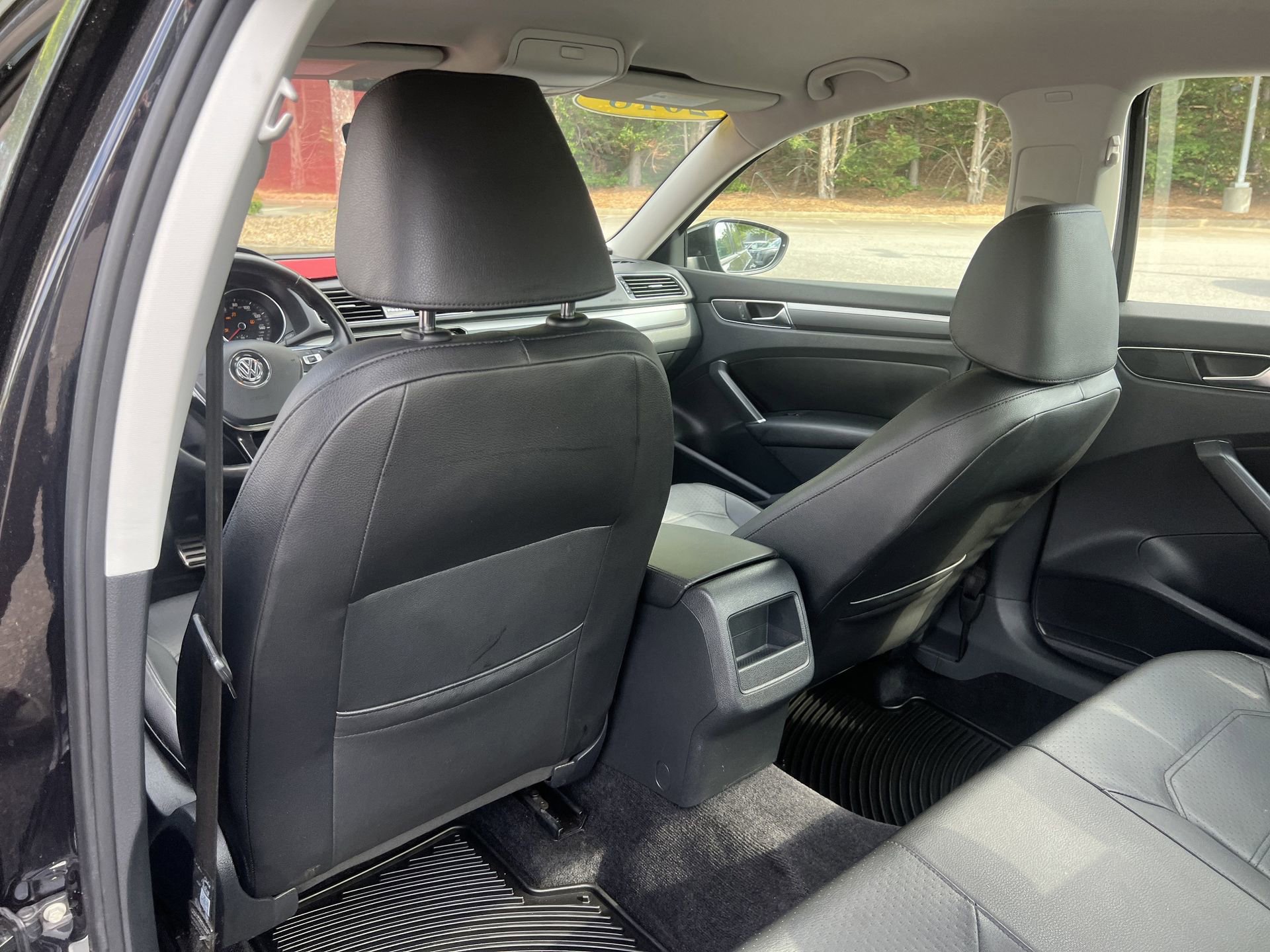 Used 2018 Volkswagen Passat 2.0T R-Line FWD image 18