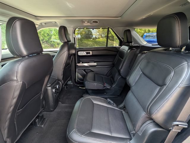 Used 2023 Ford Explorer Limited w/ Limited Technology Package AWD/4WD image 34