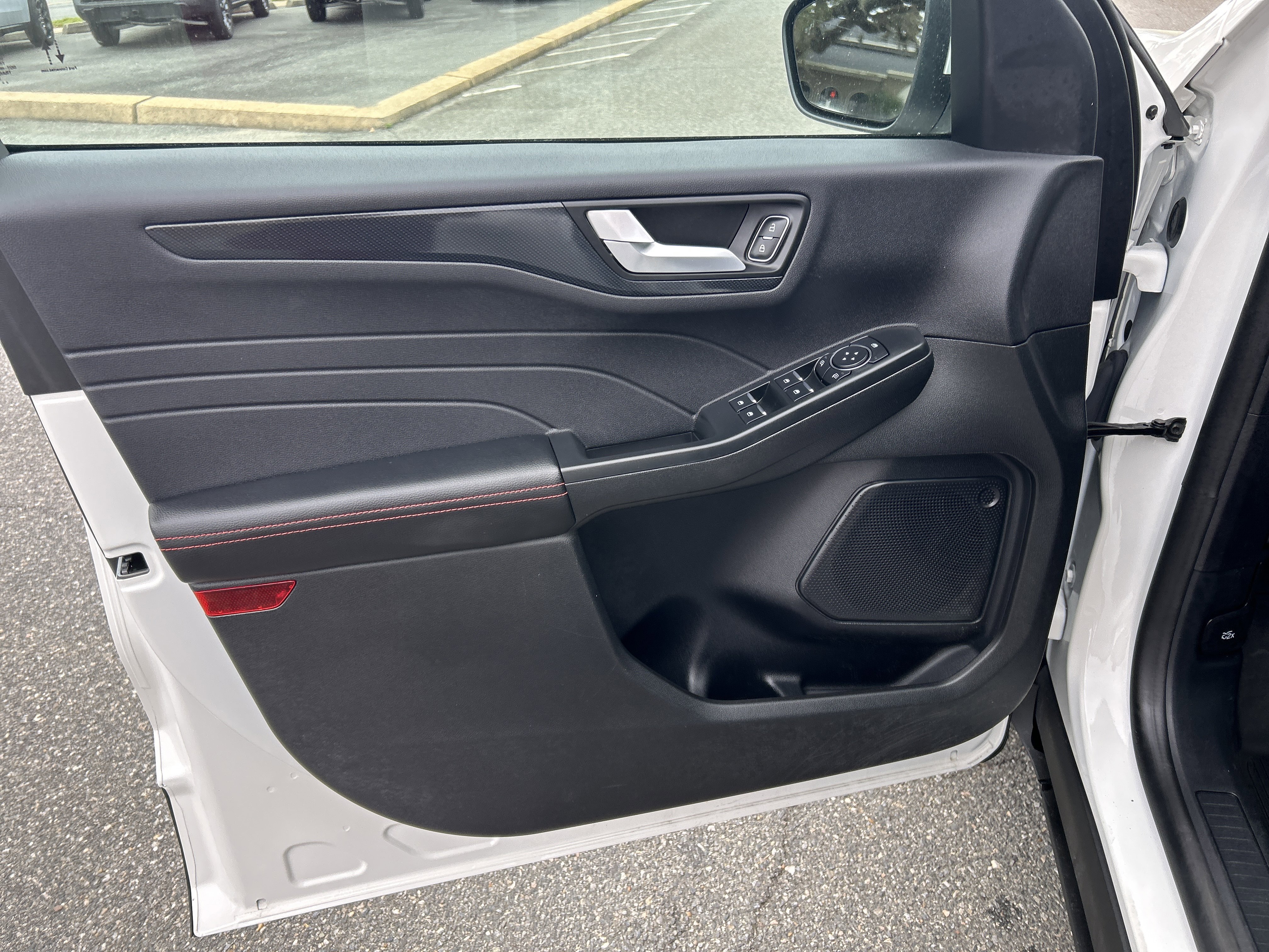 Certified 2025 Ford Escape ST-Line Elite w/ Tech Pack #1 image 9