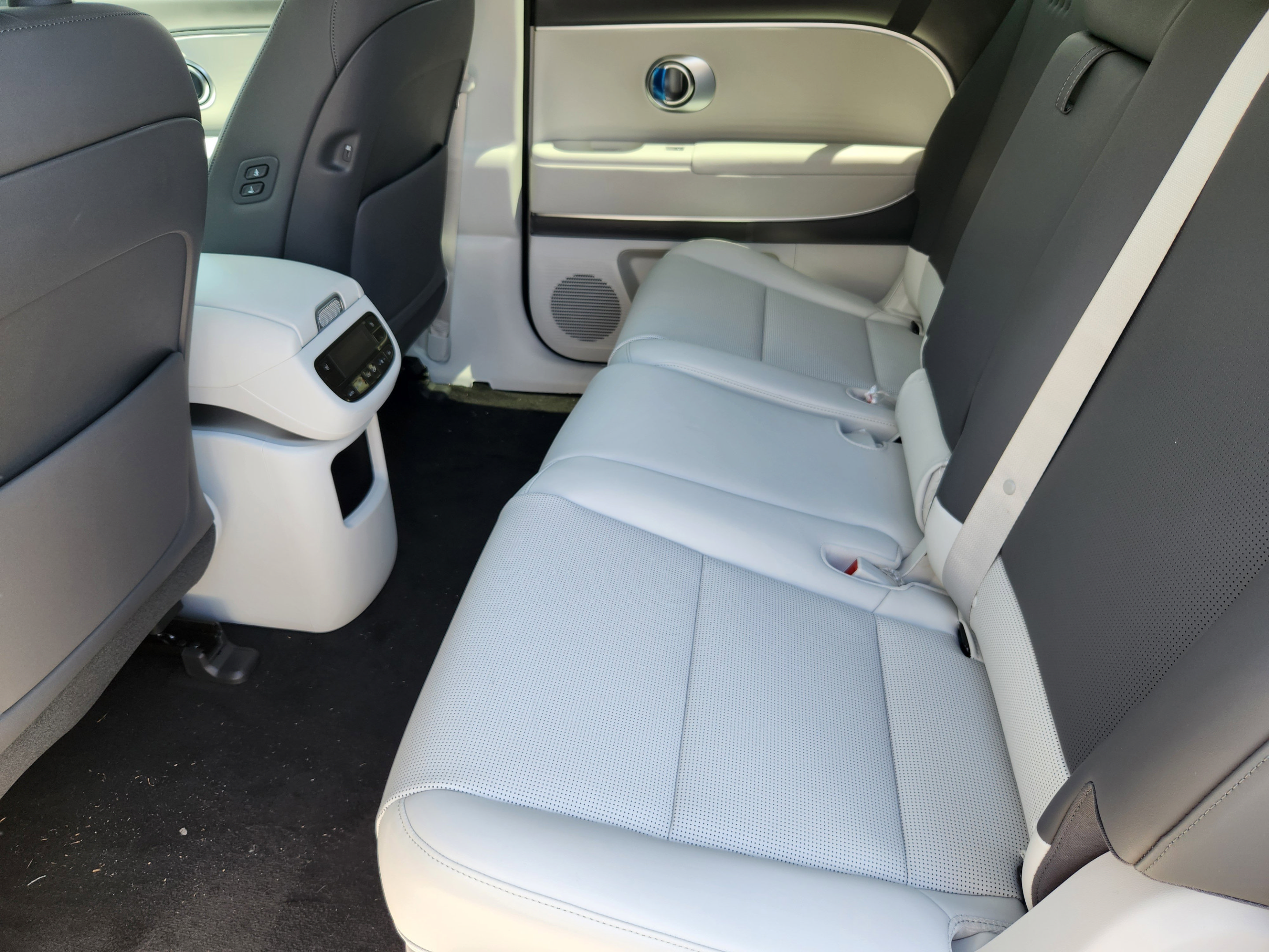 New 2026 Hyundai Ioniq 9 SEL AWD/4WD image 16